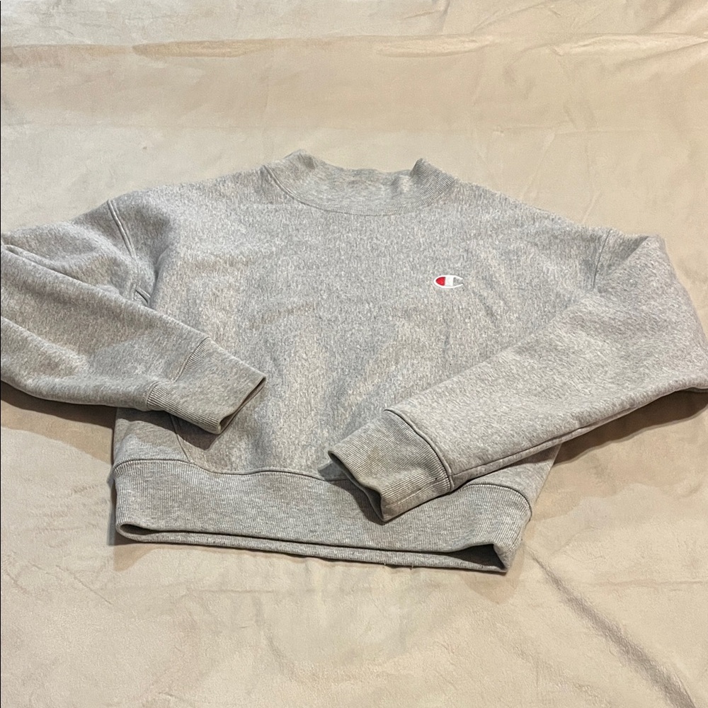 Champion women’s cropped high neck Gray crewneck